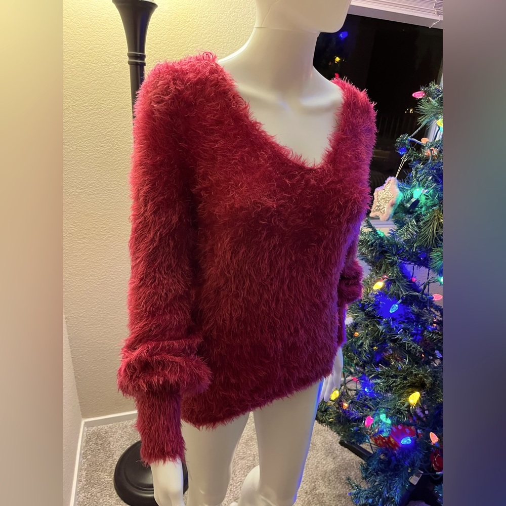 Bestow Magenta Fuzzy Fluffy polyester Sweater size S NWT